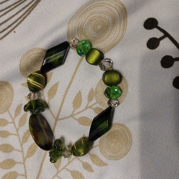 EUC Clinique Makeup Bag with Goodies - Picture 16 of 16